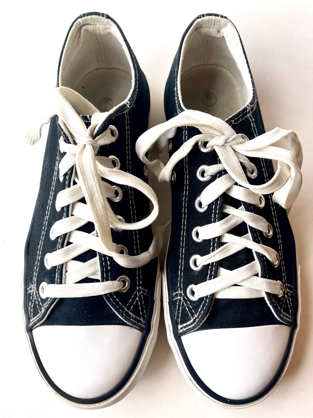 Converse Chuck Taylor All-Star Low-Top Sneakers-Size 7
